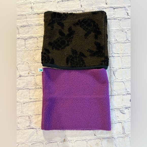 TURTLE FÜR (2) PULLOVER FLEECE NECK BANDS USA MADE PURPLE AND BROWN/BLACK O/S - Picture 1 of 6